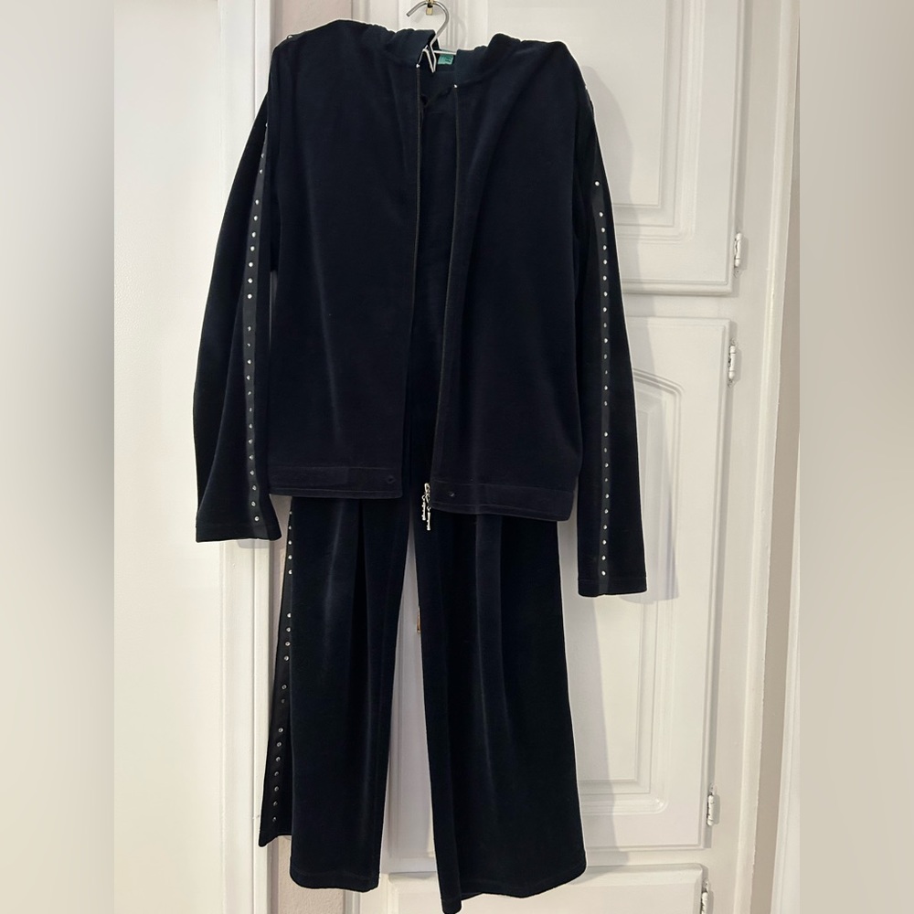 HUE Velour Sports Suit